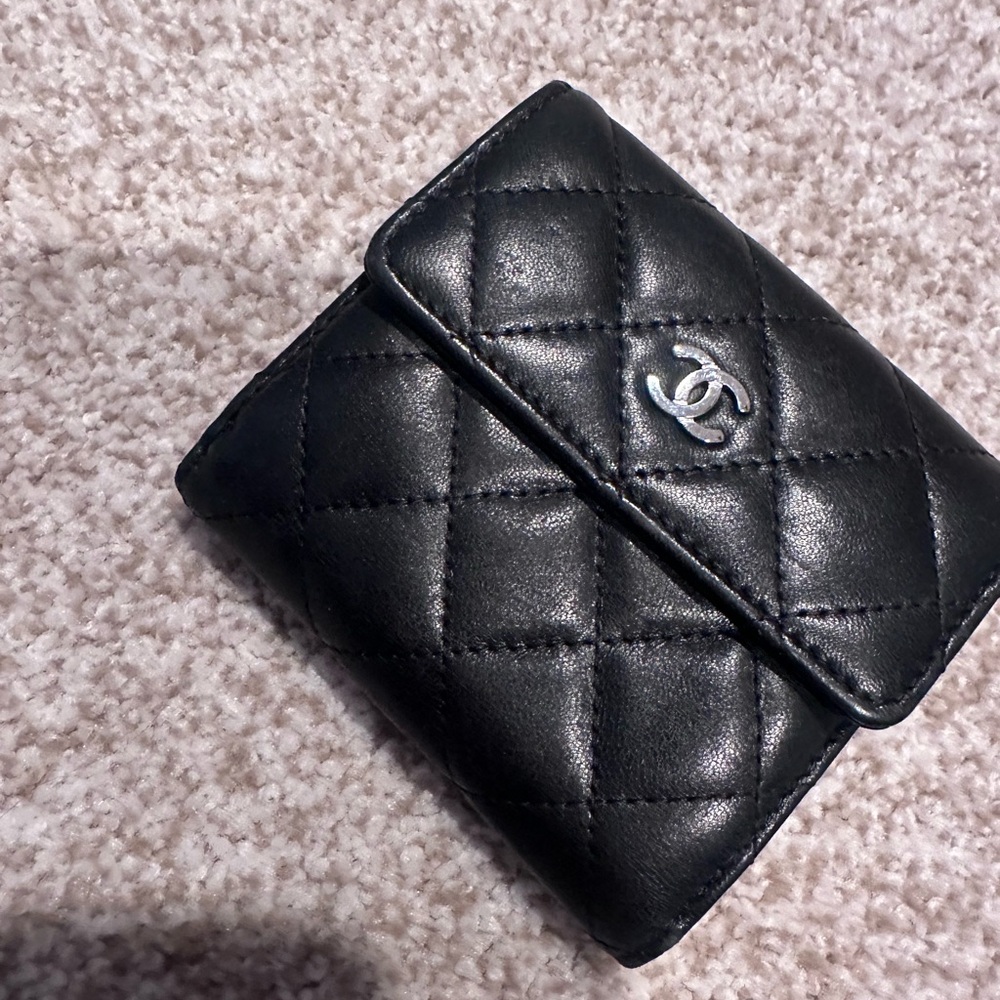 Chanel Black Quilted bifold Women's Wallet
